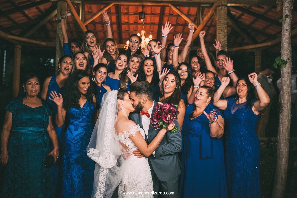 fotos dos noivo com as madrinhas