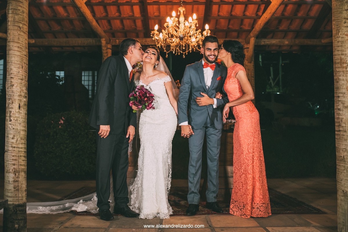 fam&iacute;lia da noiva no casamento