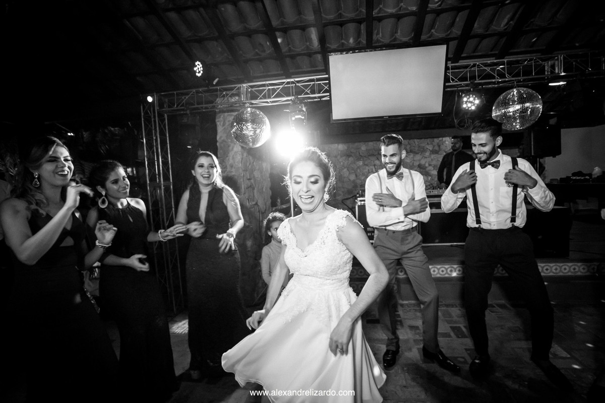 duelo de passinho dos noivos