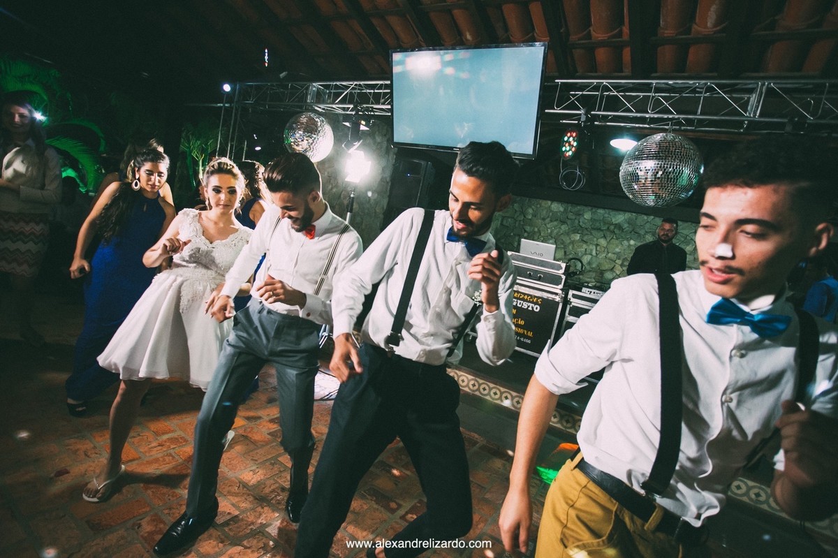 dan&ccedil;a em casamento