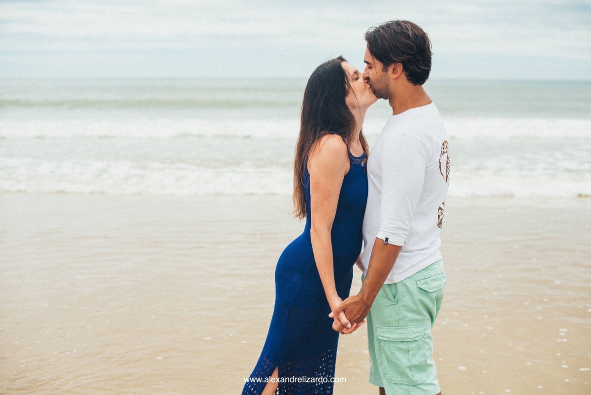 ensaio de lua de mel feito por alexandre lizardo na praia