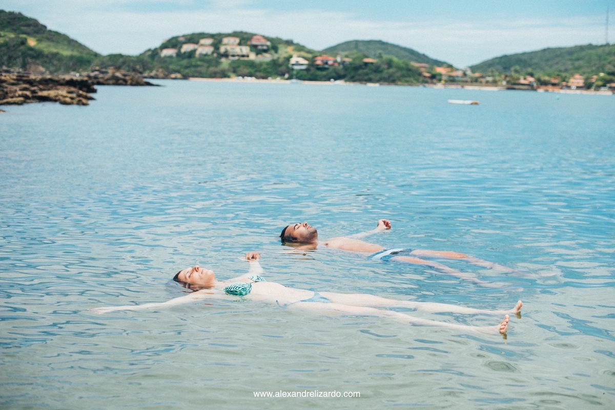 Casal fitness na praia