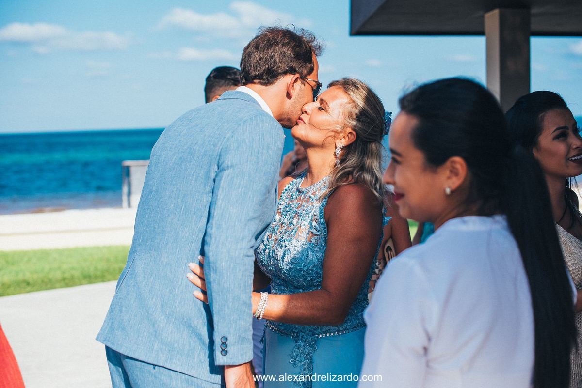 casamento na praia ao por do sol