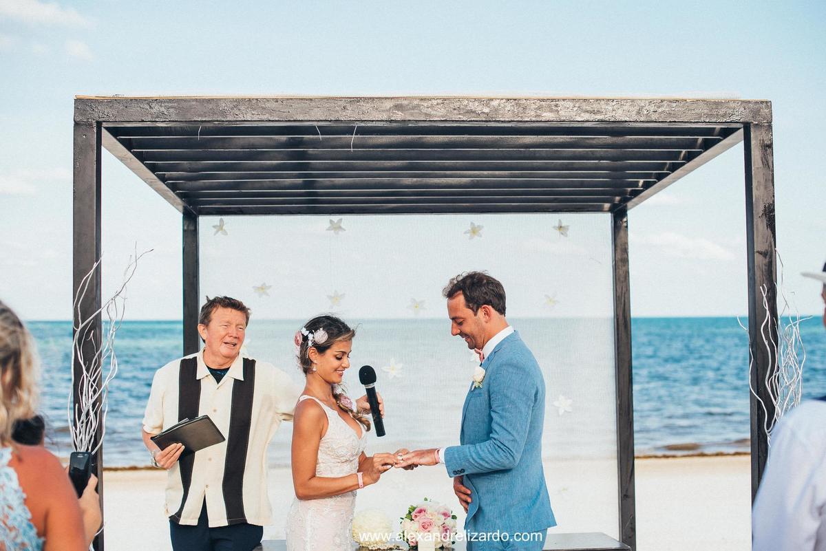 casamento na berada da praia