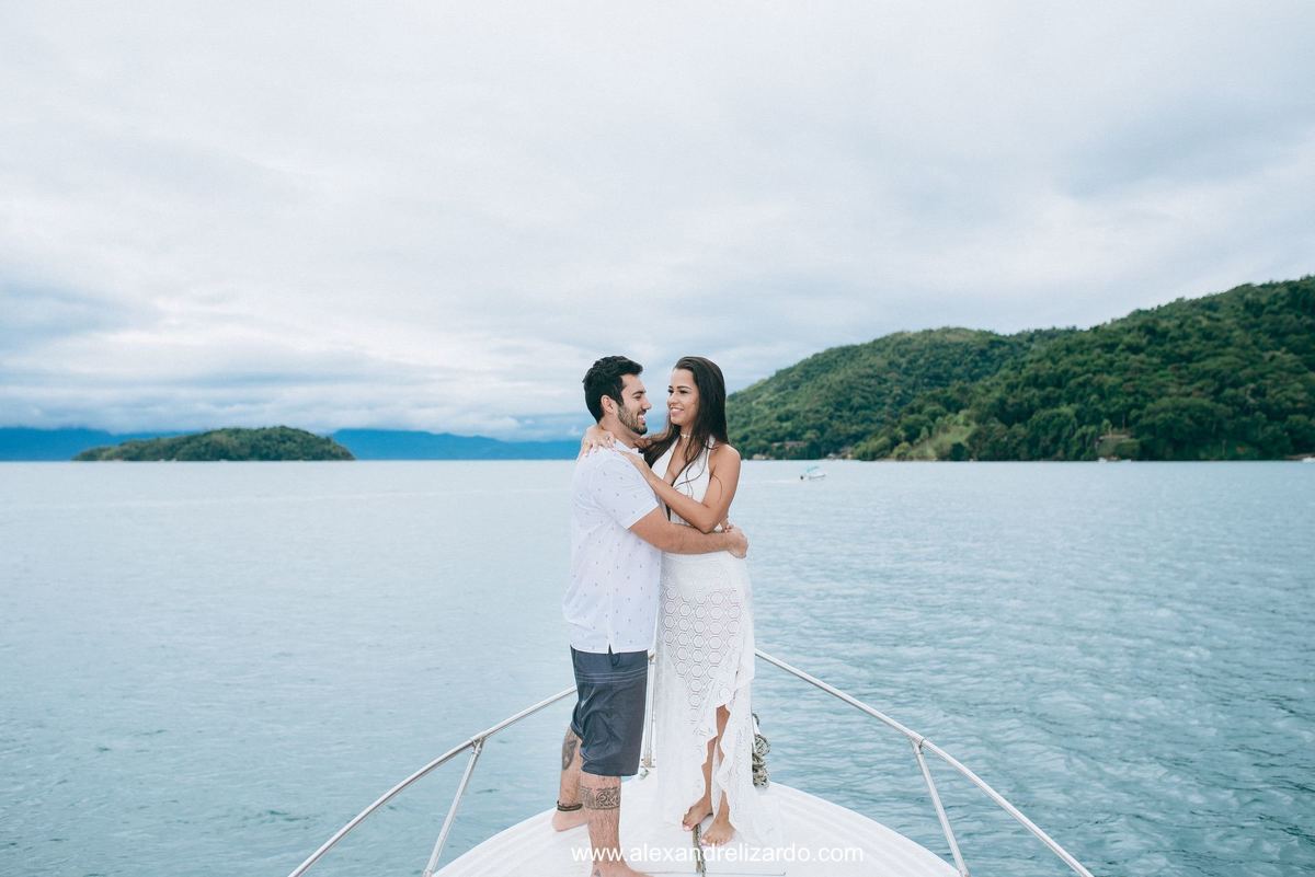 Ensaio pre wedding em alto mar