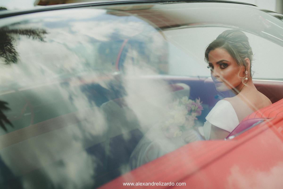 noiva no carro impala