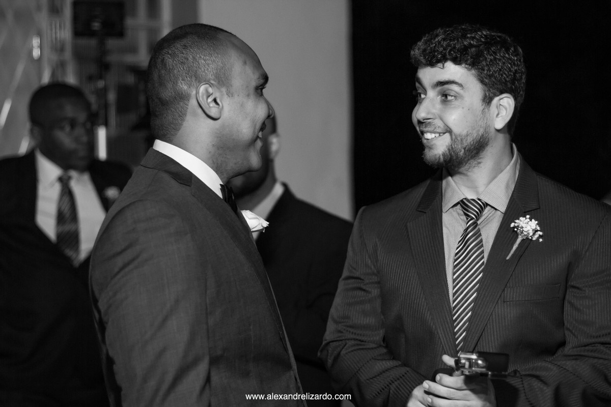 noivo com os padrinhos