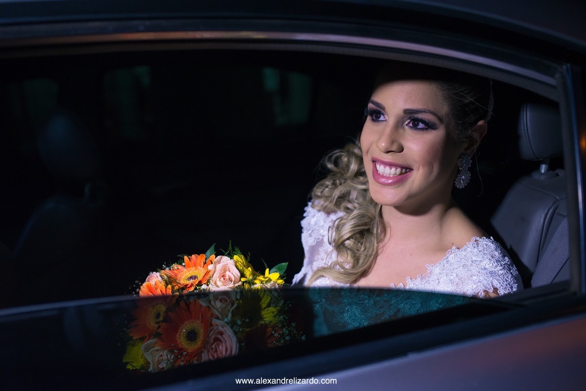 noiva no carro