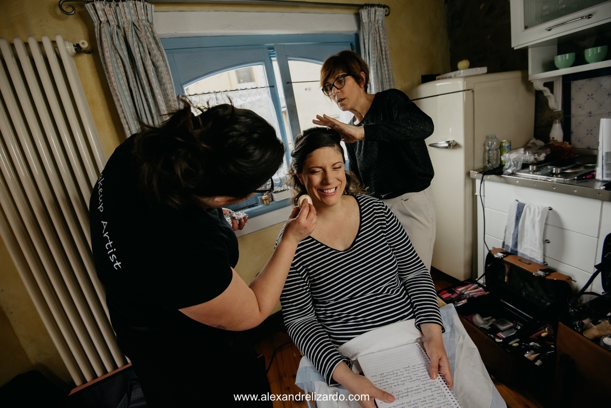 noiva maqueando em borghetto, italia