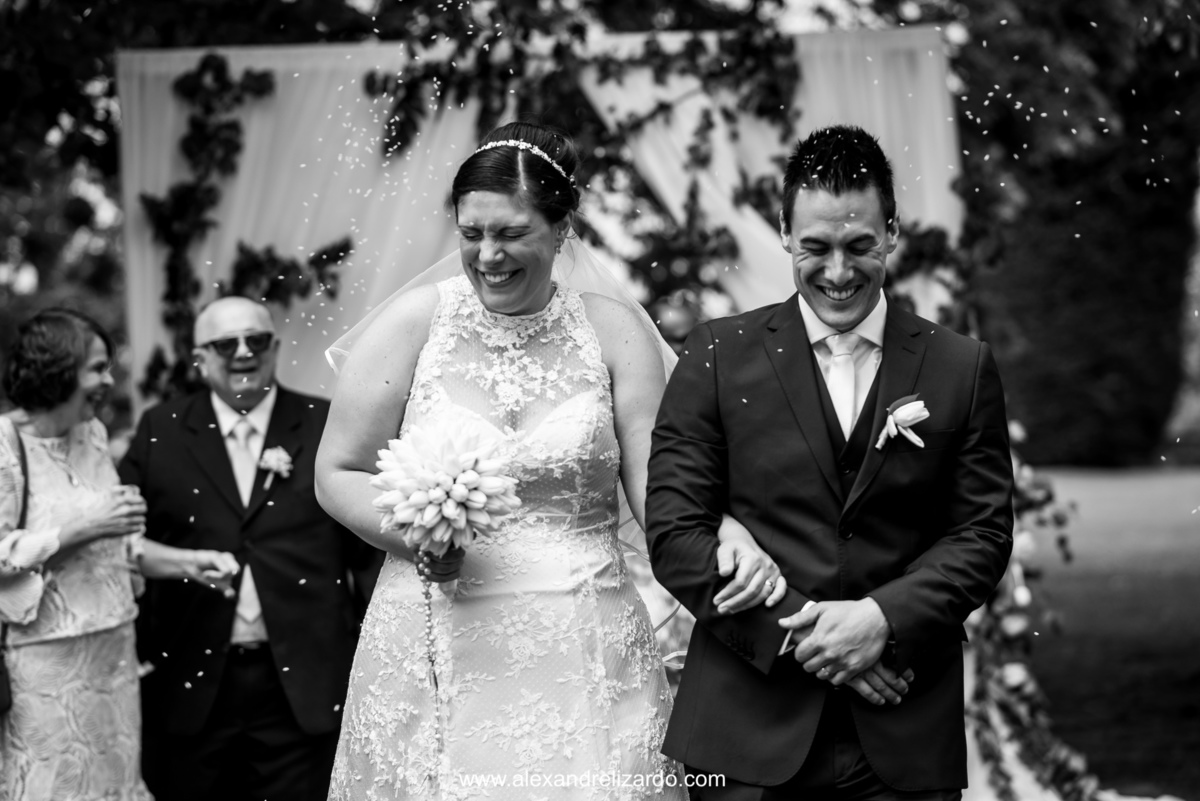 chuva de arroz casamento