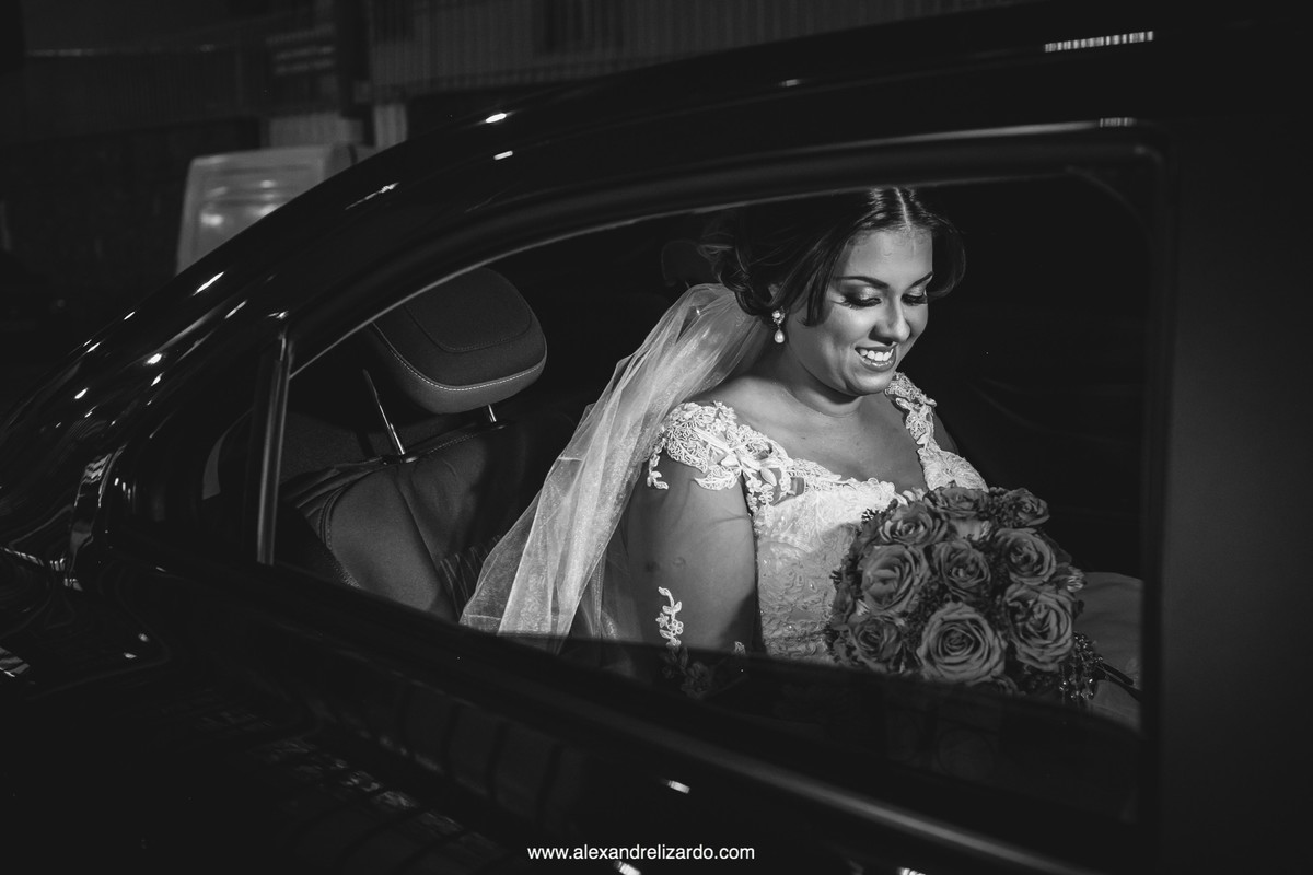 noiva no carro