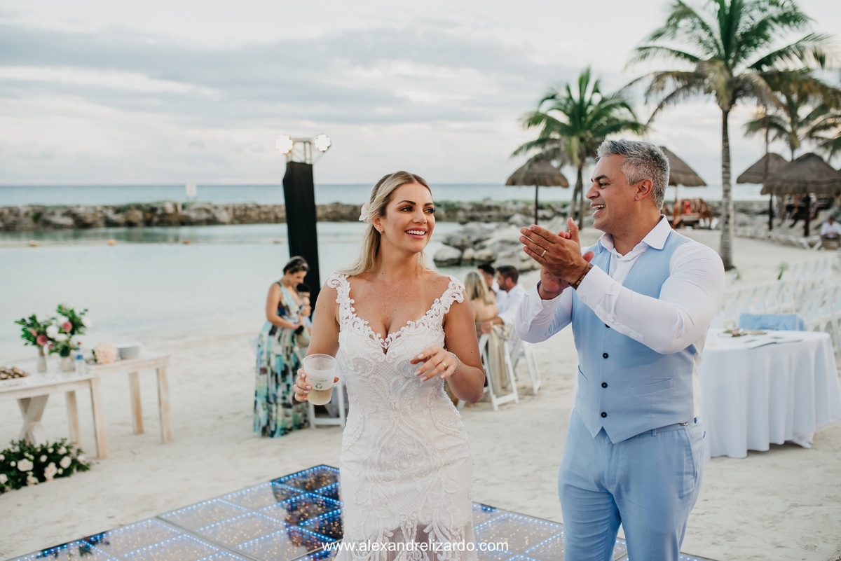 recepcao de casamento na praia