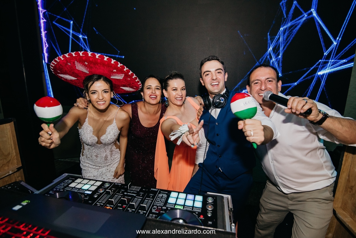 DJ Jenniffer Barbosa