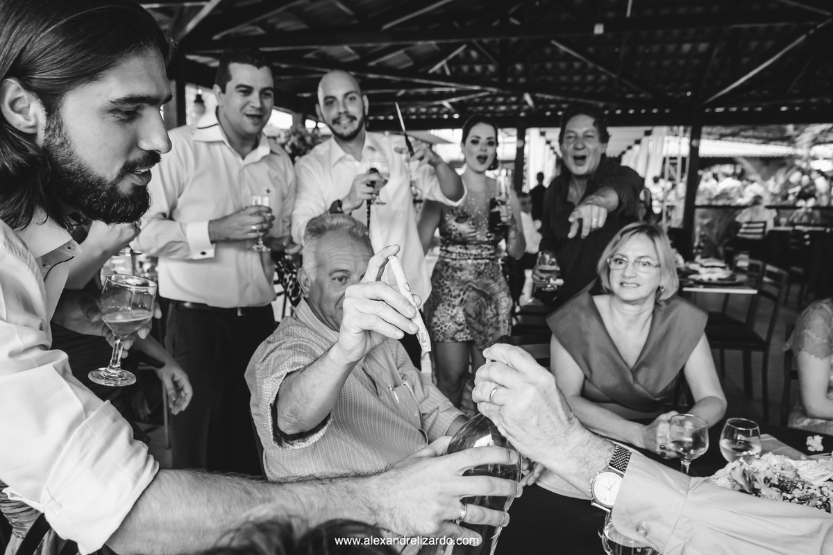 corte de gravata casamento