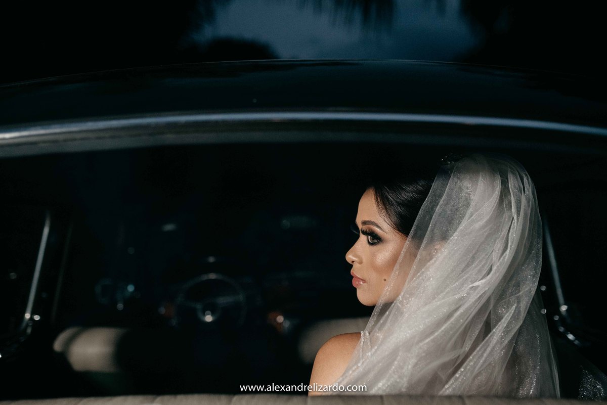 noiva no carro