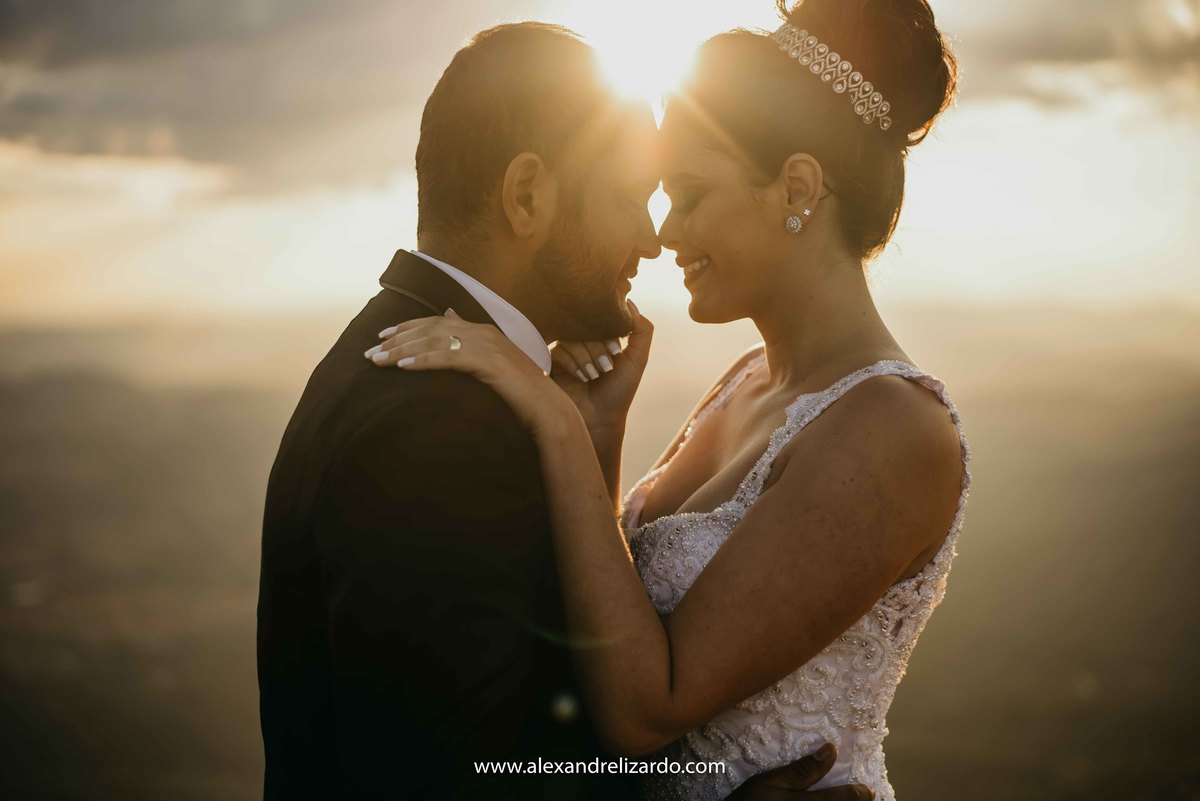 Pós wedding, alexandre lizardo fotografia, pós casamento, vestido, noiva, dress, belo horizonte, fotógrafo de casamento, fotografia de casamento, bh, minas gerais, mg, lugares para fotografar em belo horizonte, topo do mundo, ensaio, casal