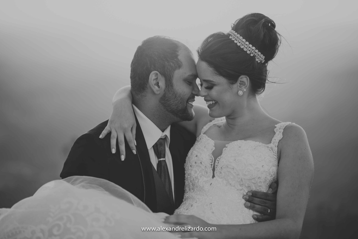 Pós wedding, alexandre lizardo fotografia, pós casamento, vestido, noiva, dress, belo horizonte, fotógrafo de casamento, fotografia de casamento, bh, minas gerais, mg, lugares para fotografar em belo horizonte, topo do mundo, ensaio, casal