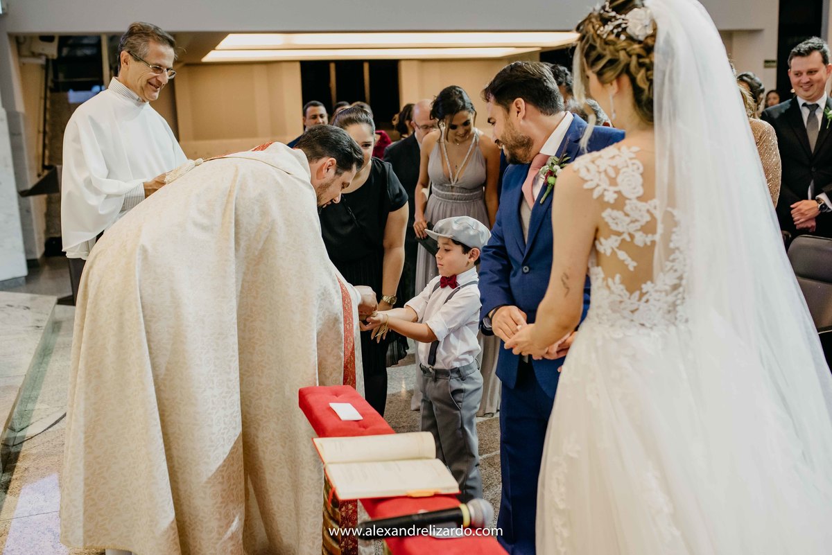 Fotografo de casamento, fotografia de casamento, bh, Belo Horizonte, Brasil, São Paulo, noiva, noivo, casamento, blog, dicas, melhores fotógrafos, maquiagem, make, Alexandre Lizardo, foto, vestido de noiva, bh casamentos, photo, casamento noite, igreja