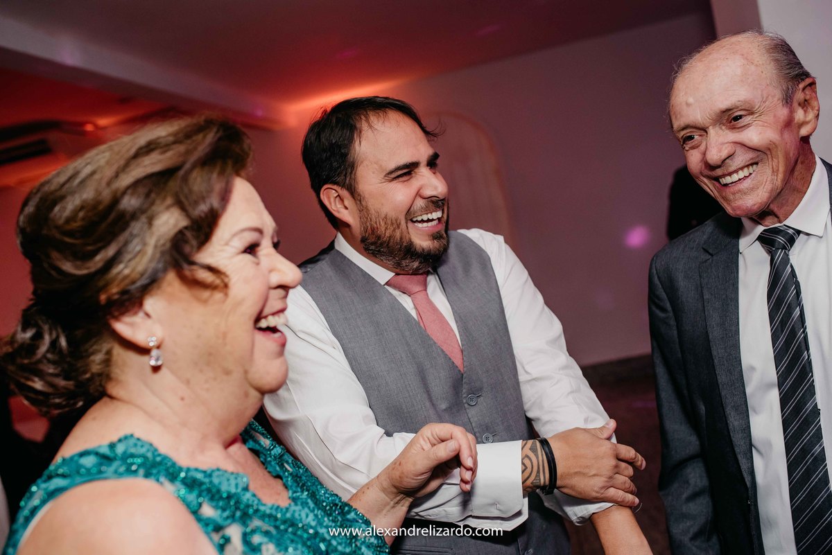 Fotografo de casamento, fotografia de casamento, bh, Belo Horizonte, Brasil, São Paulo, noiva, noivo, casamento, blog, dicas, melhores fotógrafos, maquiagem, make, Alexandre Lizardo, foto, vestido de noiva, bh casamentos, photo, casamento noite, igreja