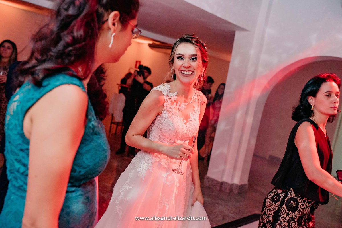 Fotografo de casamento, fotografia de casamento, bh, Belo Horizonte, Brasil, São Paulo, noiva, noivo, casamento, blog, dicas, melhores fotógrafos, maquiagem, make, Alexandre Lizardo, foto, vestido de noiva, bh casamentos, photo, casamento noite, igreja