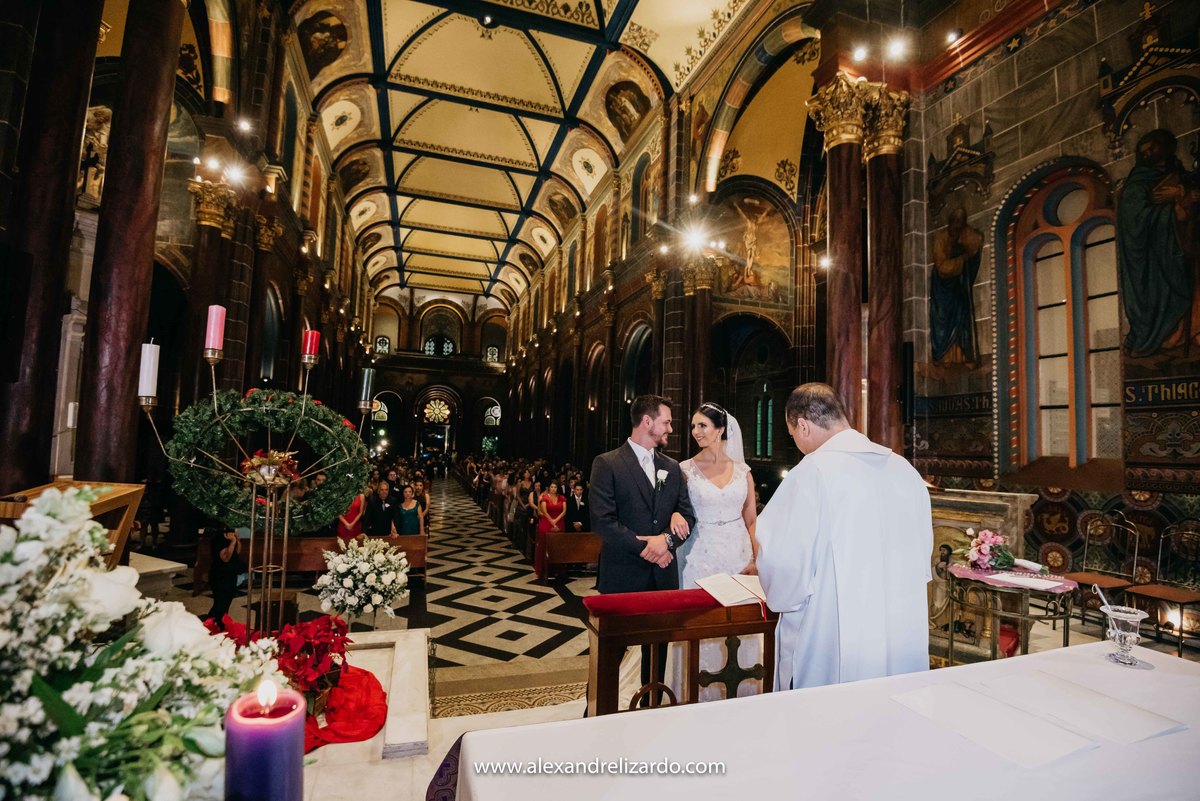 Fotografo de casamento, fotografia de casamento, bh, Belo Horizonte, Brasil, São Paulo, noiva, blog, dicas, melhores fotógrafos, Alexandre Lizardo, foto, photo, casamento na igreja, Minas Gerais, destination, Wedding, make, bride, make up, vestido, Dress