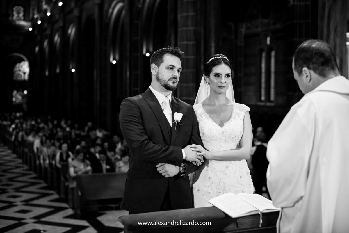 Fotografo de casamento, fotografia de casamento, bh, Belo Horizonte, Brasil, São Paulo, noiva, blog, dicas, melhores fotógrafos, Alexandre Lizardo, foto, photo, casamento na igreja, Minas Gerais, destination, Wedding, make, bride, make up, vestido, Dress