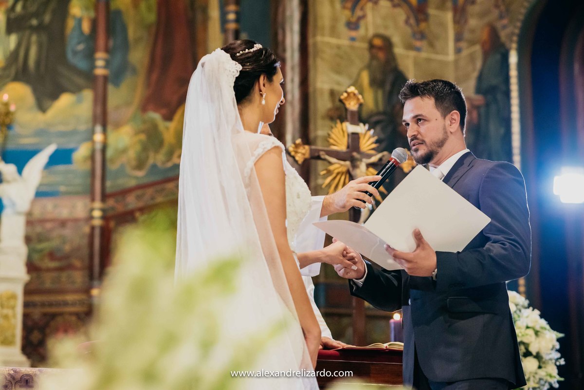 Fotografo de casamento, fotografia de casamento, bh, Belo Horizonte, Brasil, São Paulo, noiva, blog, dicas, melhores fotógrafos, Alexandre Lizardo, foto, photo, casamento na igreja, Minas Gerais, destination, Wedding, make, bride, make up, vestido, Dress