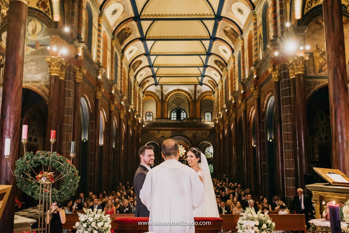 Fotografo de casamento, fotografia de casamento, bh, Belo Horizonte, Brasil, São Paulo, noiva, blog, dicas, melhores fotógrafos, Alexandre Lizardo, foto, photo, casamento na igreja, Minas Gerais, destination, Wedding, make, bride, make up, vestido, Dress