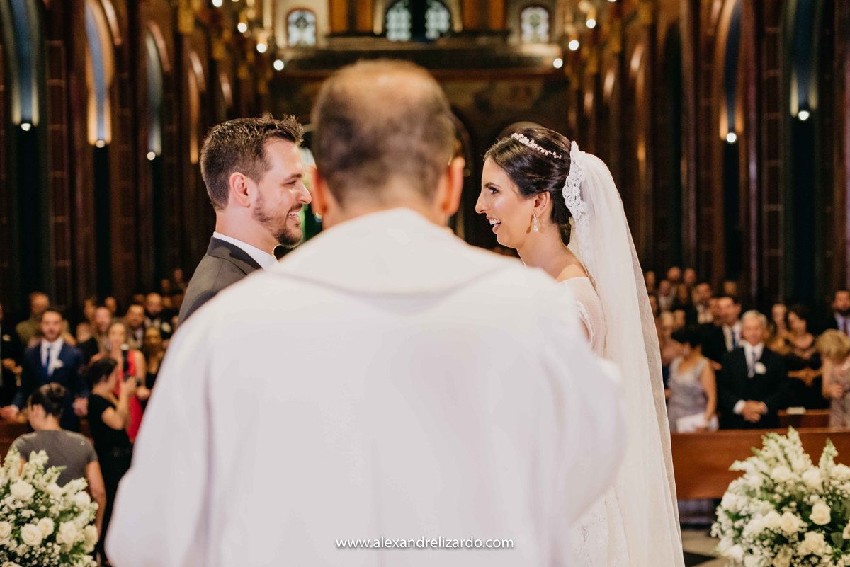 Fotografo de casamento, fotografia de casamento, bh, Belo Horizonte, Brasil, São Paulo, noiva, blog, dicas, melhores fotógrafos, Alexandre Lizardo, foto, photo, casamento na igreja, Minas Gerais, destination, Wedding, make, bride, make up, vestido, Dress