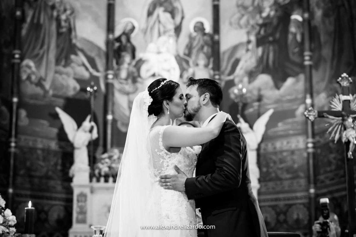 Fotografo de casamento, fotografia de casamento, bh, Belo Horizonte, Brasil, São Paulo, noiva, blog, dicas, melhores fotógrafos, Alexandre Lizardo, foto, photo, casamento na igreja, Minas Gerais, destination, Wedding, make, bride, make up, vestido, Dress