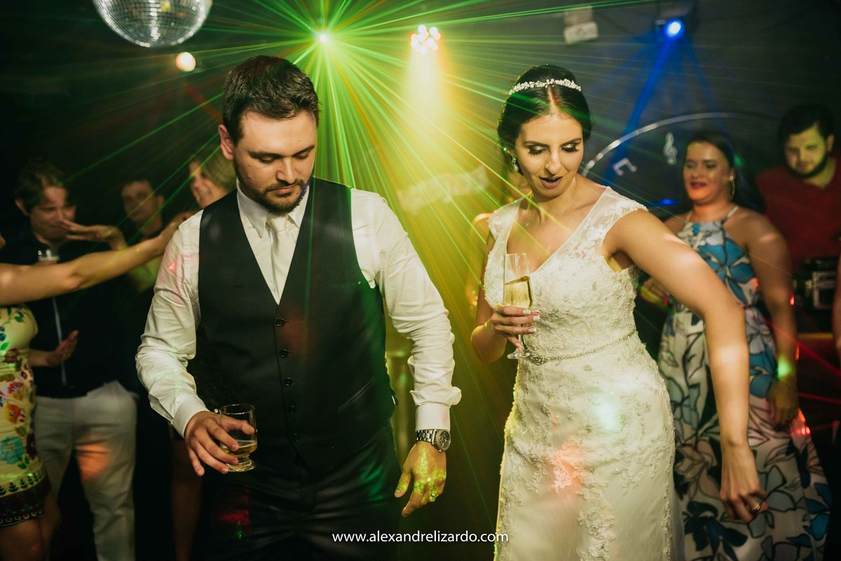 Fotografo de casamento, fotografia de casamento, bh, Belo Horizonte, Brasil, São Paulo, noiva, blog, dicas, melhores fotógrafos, Alexandre Lizardo, foto, photo, casamento na igreja, Minas Gerais, destination, Wedding, make, bride, make up, vestido, Dress