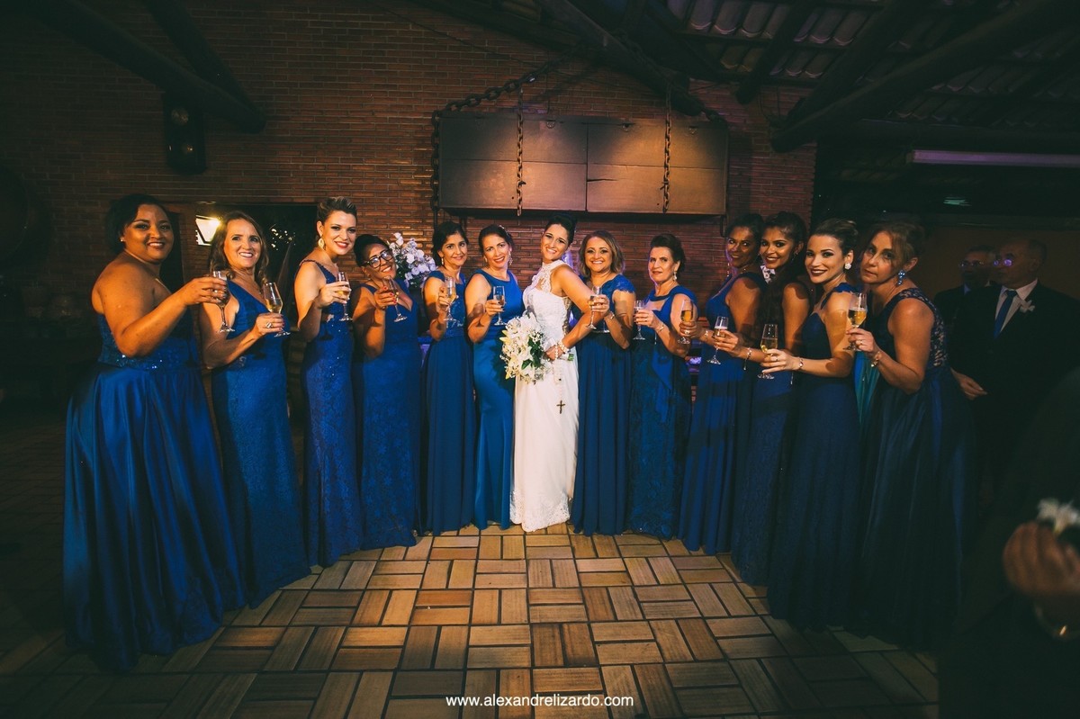 brinde com as madrinhas do casamento