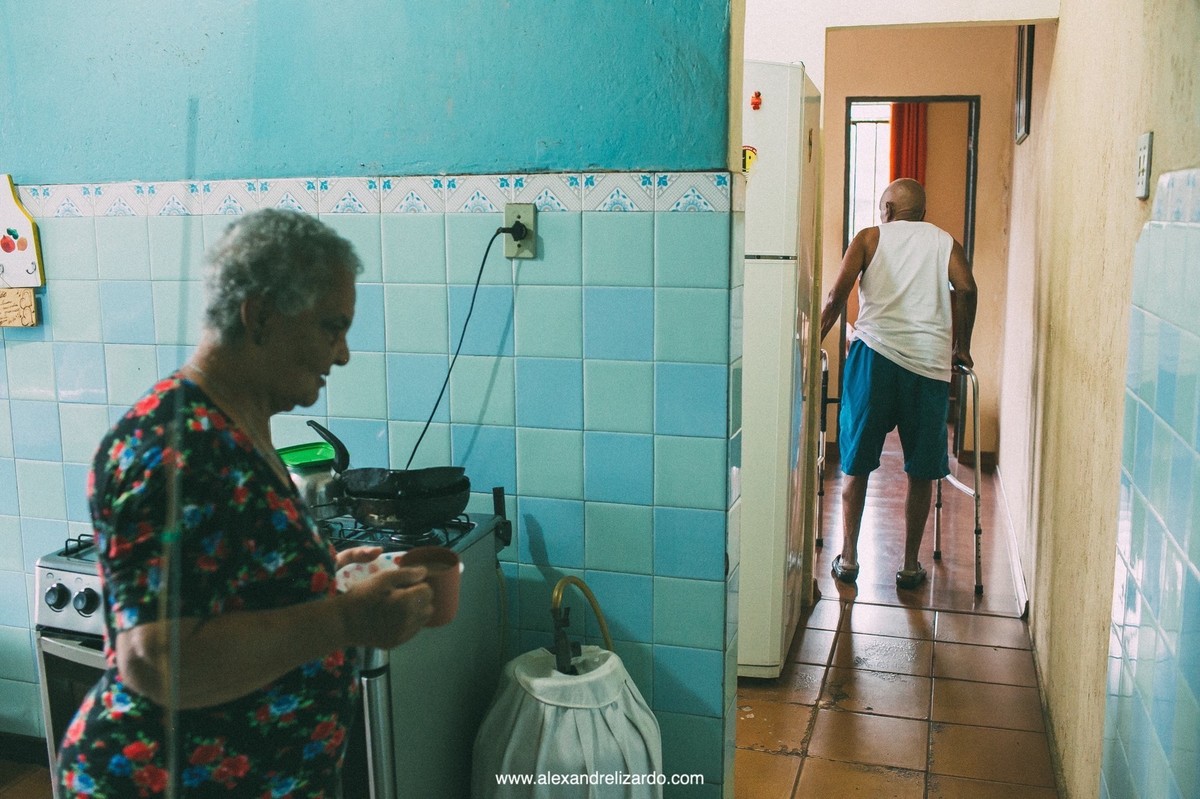 ensaio de idosos fazendo 64 anos de casados