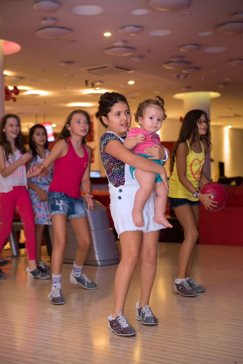 Carregando a irmãzinha