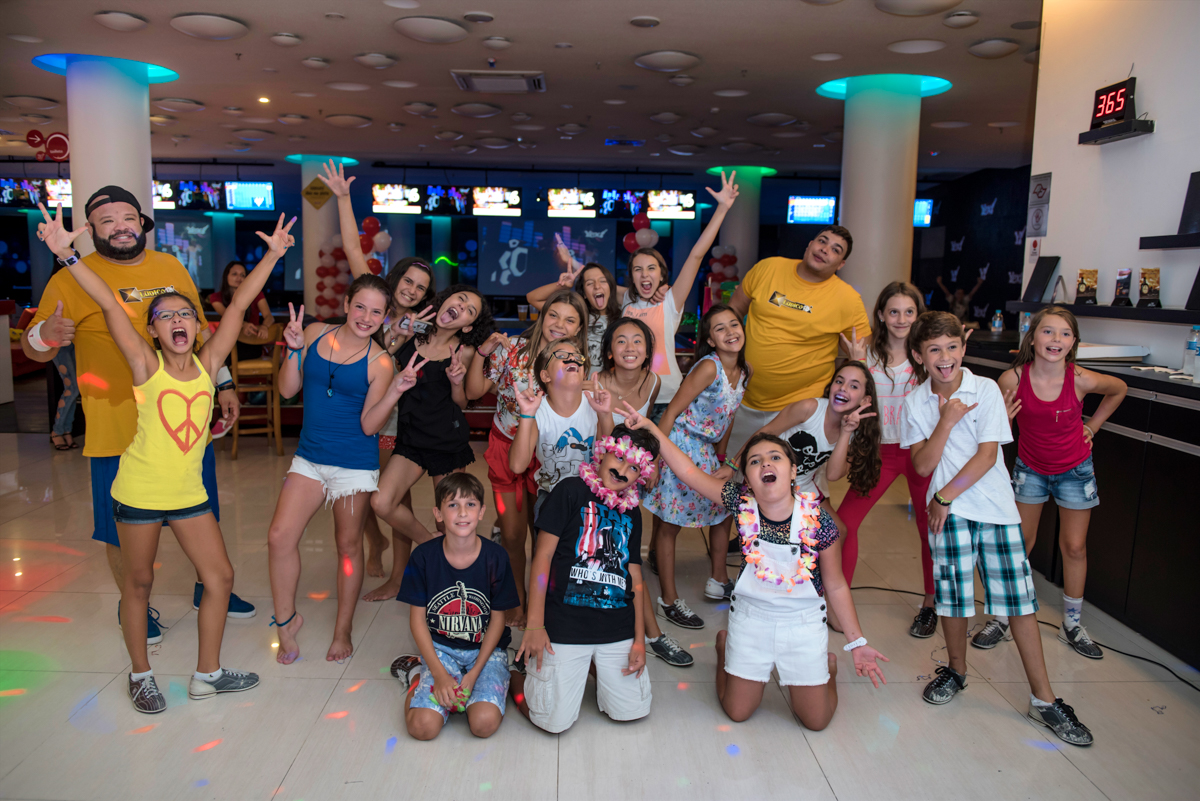 A turma posando para Janousek Photos no boliche do Vale Sul Shopping