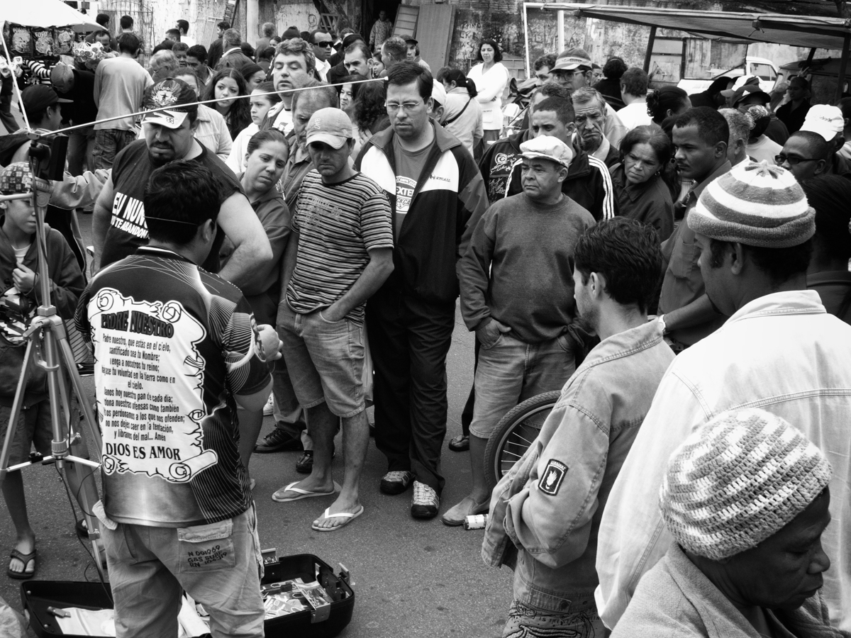No jardim Colonial todos os domingos acontecea feira do rolo