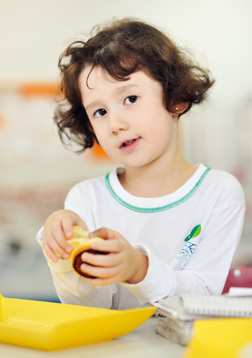 Escola Esfera , Escola Internacional