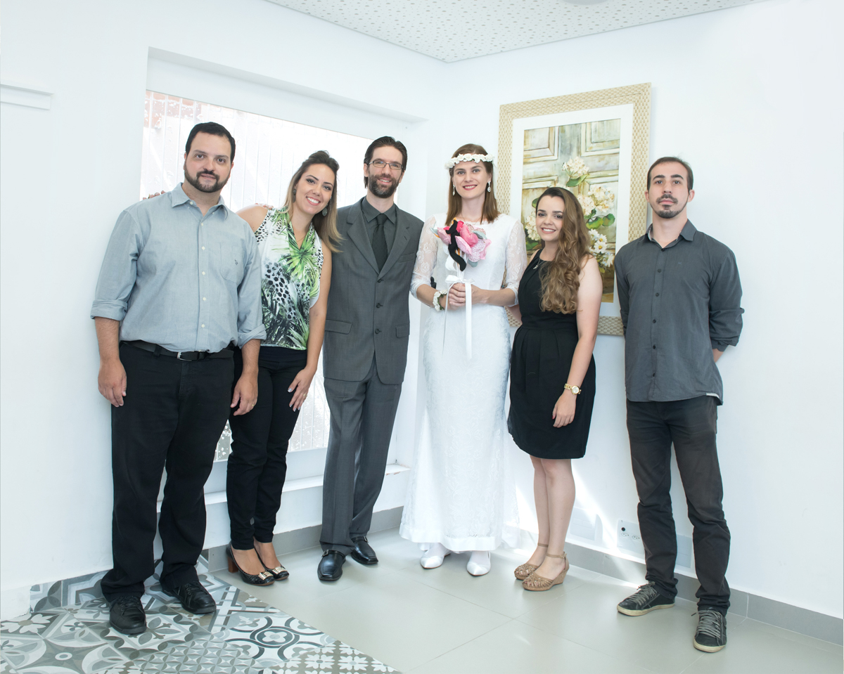 traje de terno e gravata é o ideal para casamento no civil em sjc