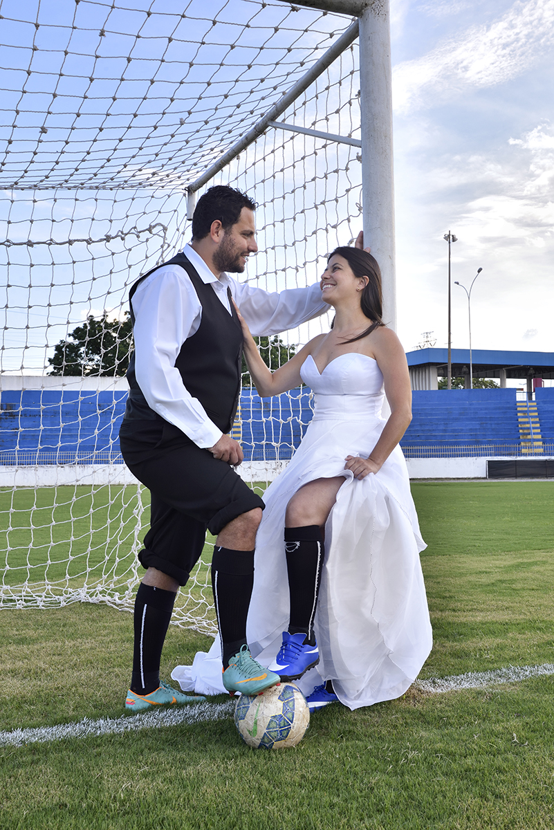 sessão de fotos deste casal que é apaixonado por futebol