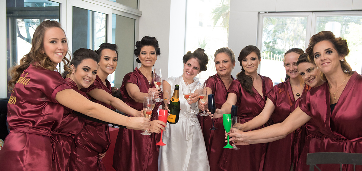 
Madrinhas e noiva no Studio Aquarius - São José dos Campos-SP
