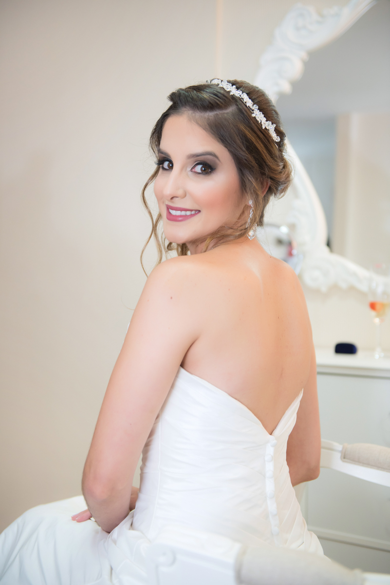 look da noiva olhando para trás