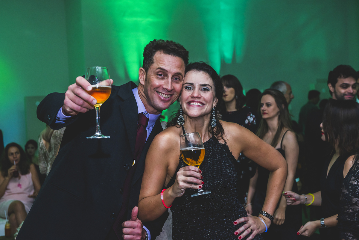 Um casamento de arrancar suspiros e brindar