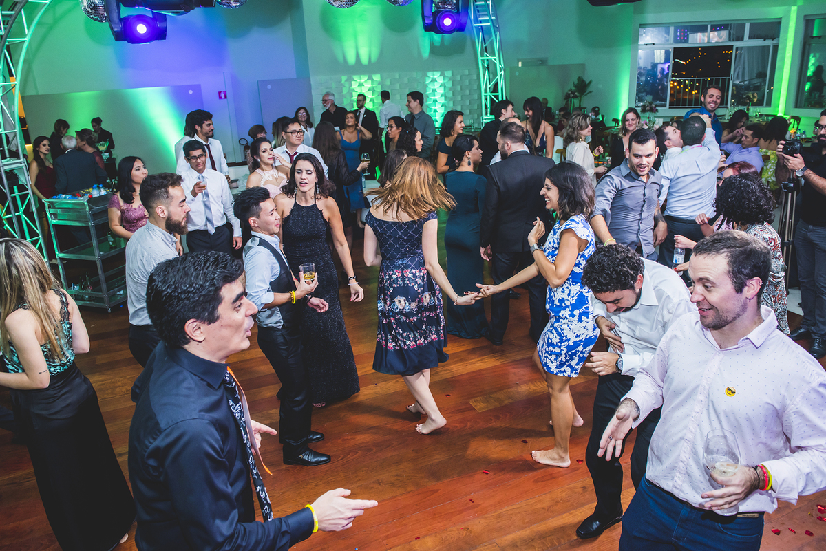  festa, dança, drinks e DJ