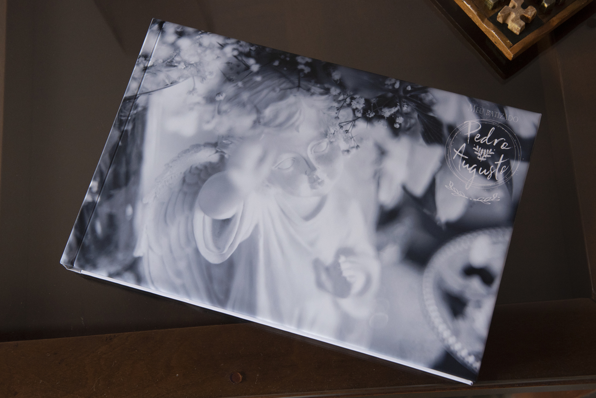 Capa do photobook 20 x 25 cm do batizado