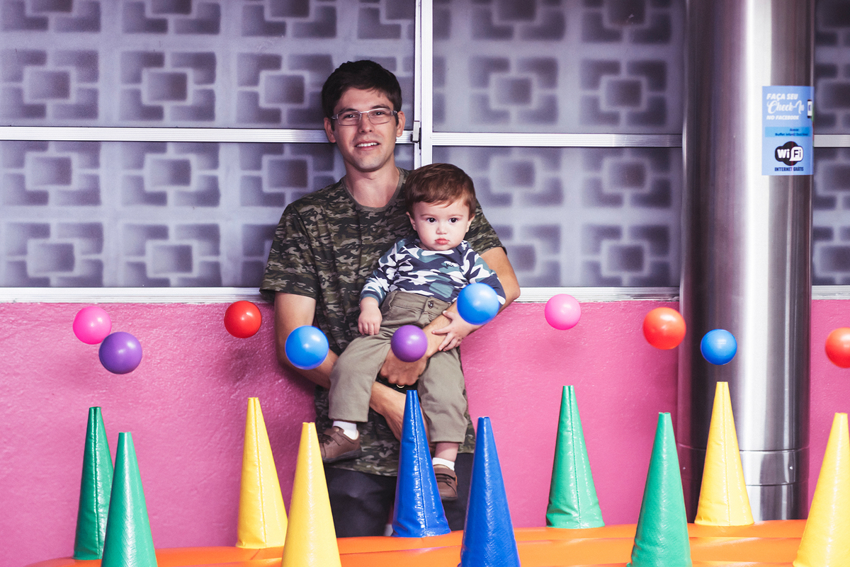 mais bolinhas coloridas flutuantes