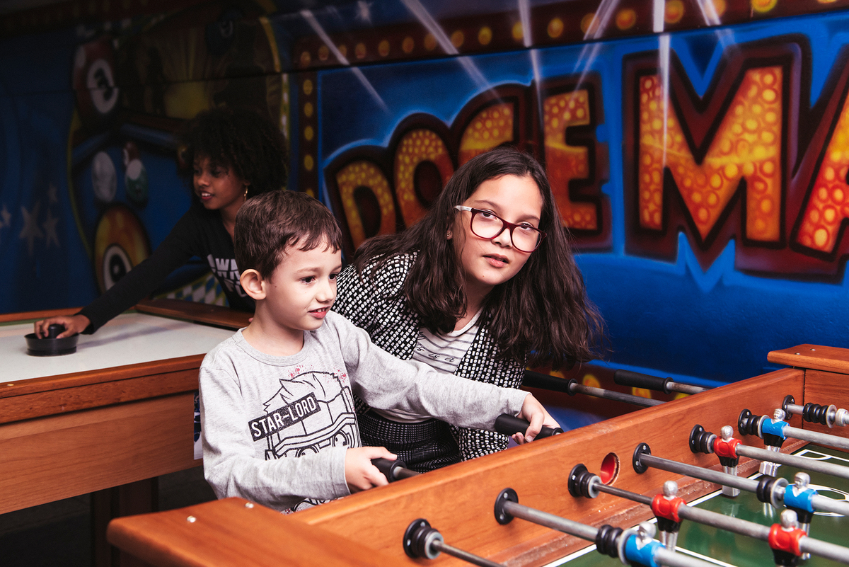 Vamos jogar pebolim ?