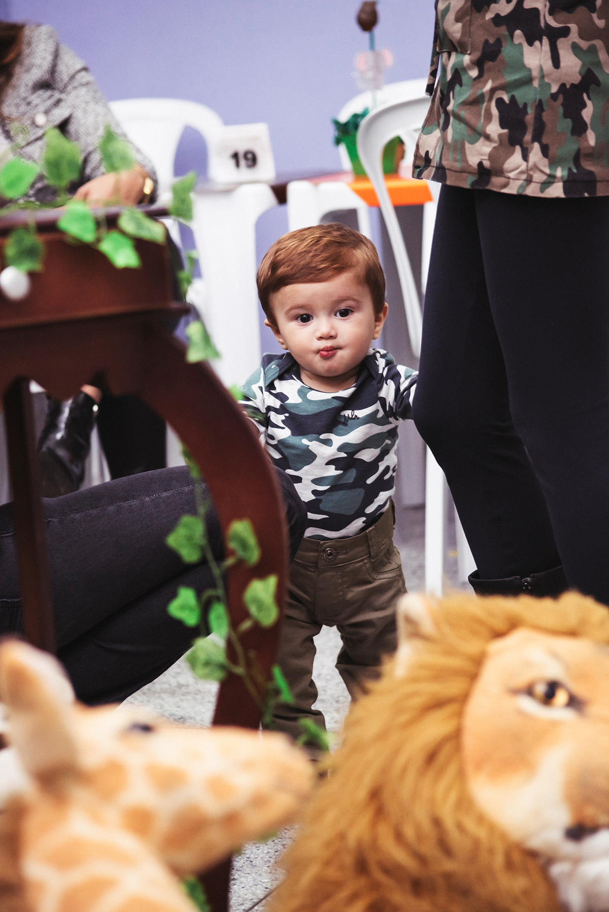 Animais selvagens na festa de 1 ano no meio da floresta
