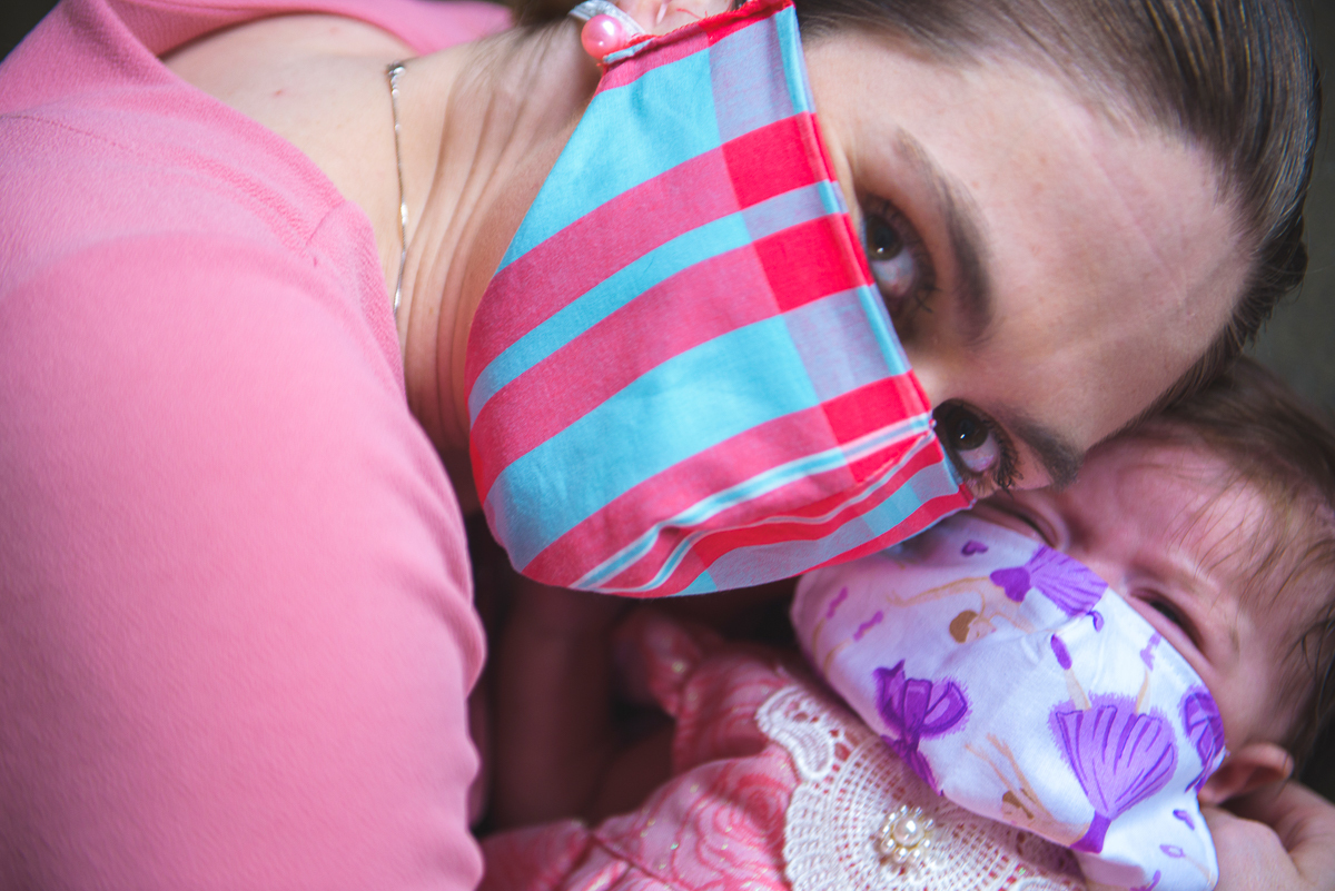Ensaio fotogafico  foi feito na casa da bebê em época de pandemia