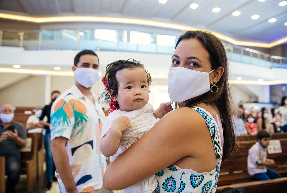 o batizado é um ritual religioso. E por isso é indispensável compreender muito bem as tradições de cada religião 