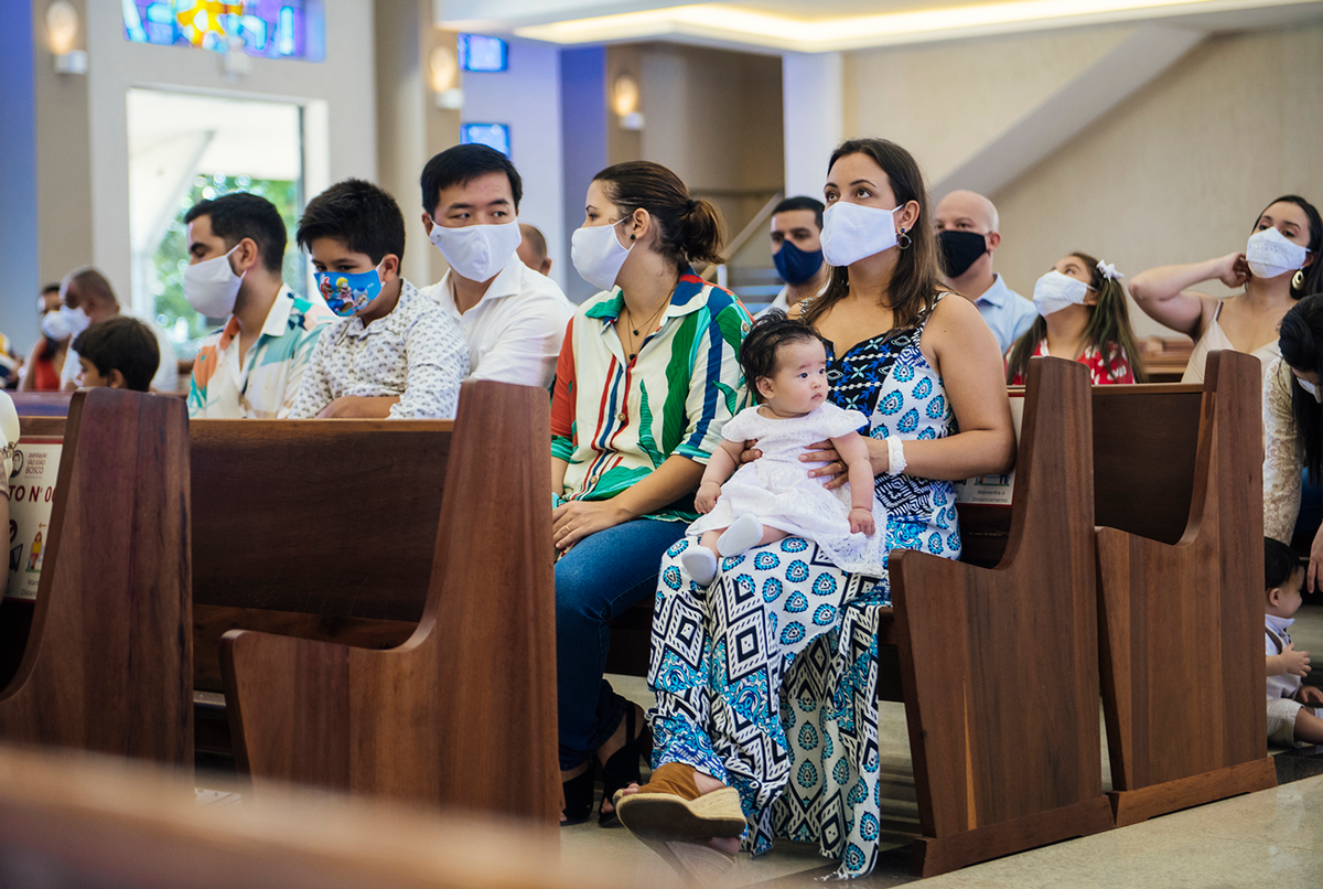 O importante é ficar ligado em todos os momentos do evento, inclusive nas caras e bocas dos pais e padrinhos, que rendem lindas fotos.